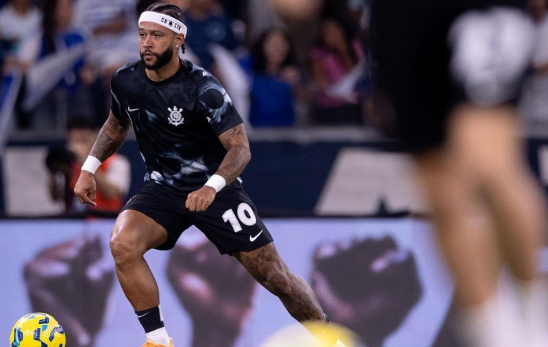 fatal fans dobra aposta e sobe para r$ 10 milhões por memphis