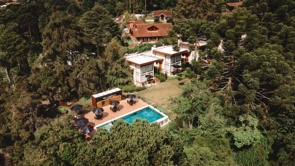 Hotel Boutique Quebra-Noz já recebeu diversas personalidades em busca de momentos de descanso e privacidade durante a temporada em Campos do Jordão
- Divulgação