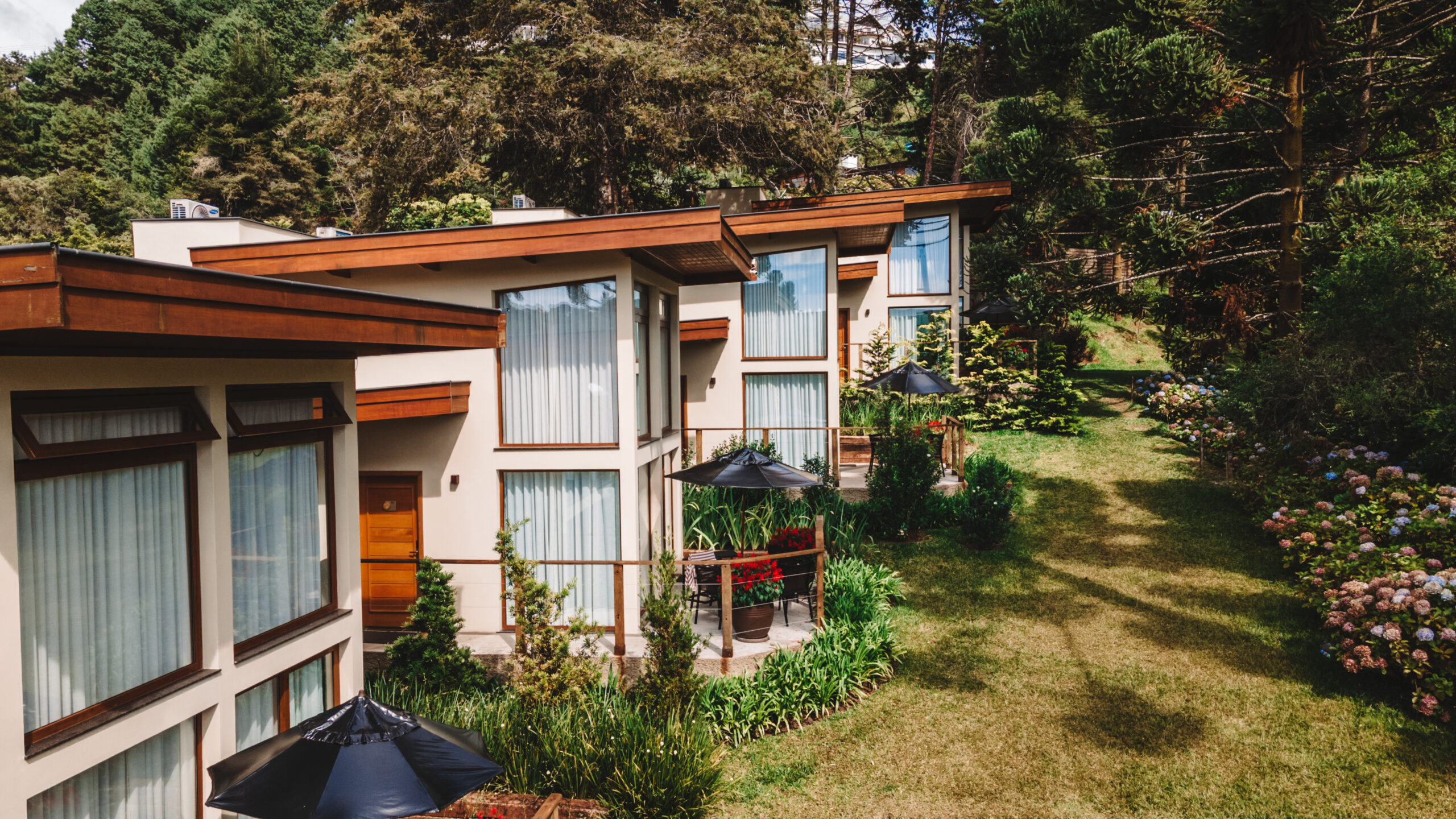 Cercado por araucárias e próximo ao Capivari, o Hotel Boutique Quebra-Noz combina contato com a natureza, privacidade e atendimento personalizado em Campos do Jordão - Divulgação