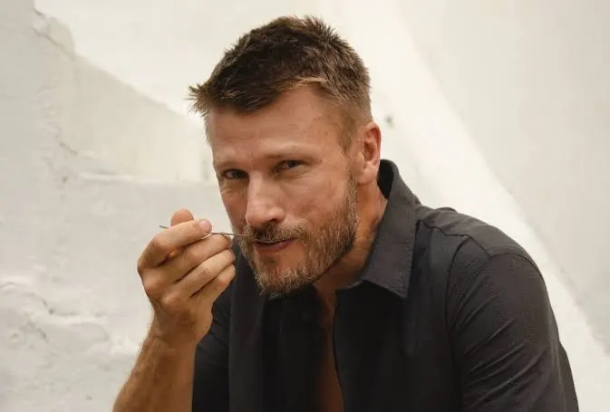 Depois de perceber que não estava feliz como ator, Rodrigo Hilbert encontrou na cozinha um novo caminho profissional e passou a comandar o Tempero de Família.
