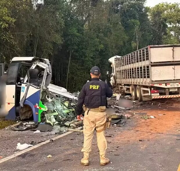 br 373 acidente onibus parana