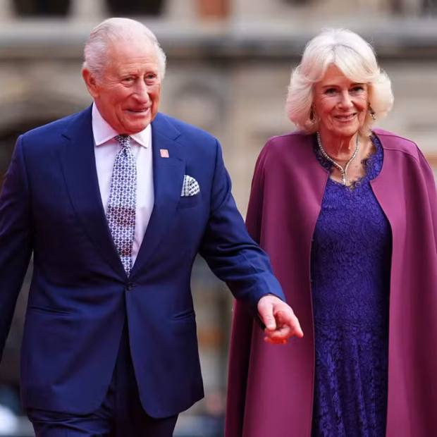 Rainha Camilla revelou que foi “bastante difícil” esconder o diagnóstico de câncer do rei Charles III antes do anúncio oficial do Palácio de Buckingham.