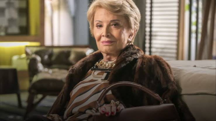 Glória Menezes esteve na primeira novela diária do Brasil, viveu personagens inesquecíveis e permaneceu na televisão por mais de cinco décadas.
