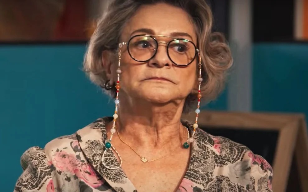 Internautas disseram que a representação de Glória Menezes parecia Fafy Siqueira