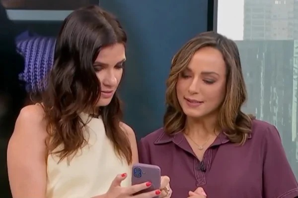A apresentadora falava sobre organização doméstica quando leu a mensagem de Simone: “Precisamos dar um jeito na sua casa”