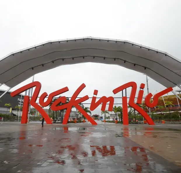 O Rock in Rio 2026 terá 90 marcas parceiras, mais de 1 milhão de brindes e 400 produtos licenciados durante os sete dias de festival.