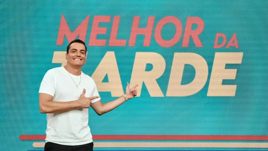 Um ano após trocar o SBT pela Band, Léo Dias comemora números positivos. O Melhor da Tarde cresceu 42% no mercado nacional e 13% em São Paulo no primeiro semestre de 2026.