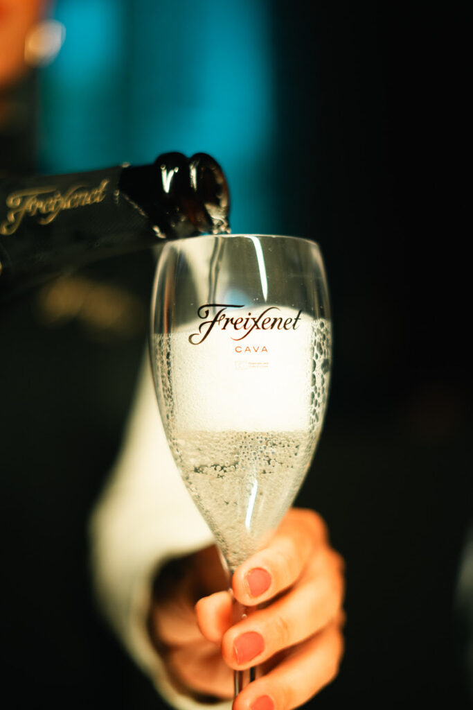 Borbulhas, luxo e propósito: a Freixenet brinda mais uma edição do Baile do BB, que já destinou mais de R$ 2,5 milhões à Casa Santa Teresinha.