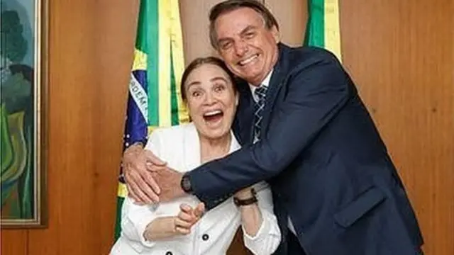 Regina Duarte diz que não pretende repetir os 74 dias que passou na Secretaria Especial da Cultura, mas também não descarta completamente uma nova experiência na política.