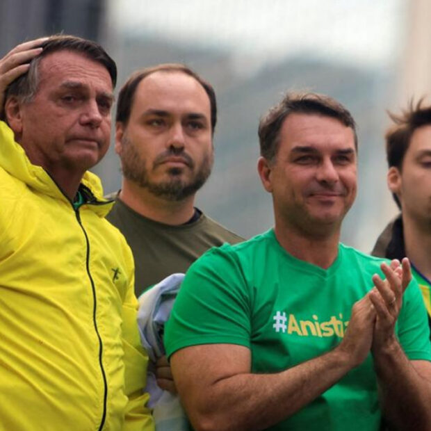 flavio jair renan carlos e bolsonaro