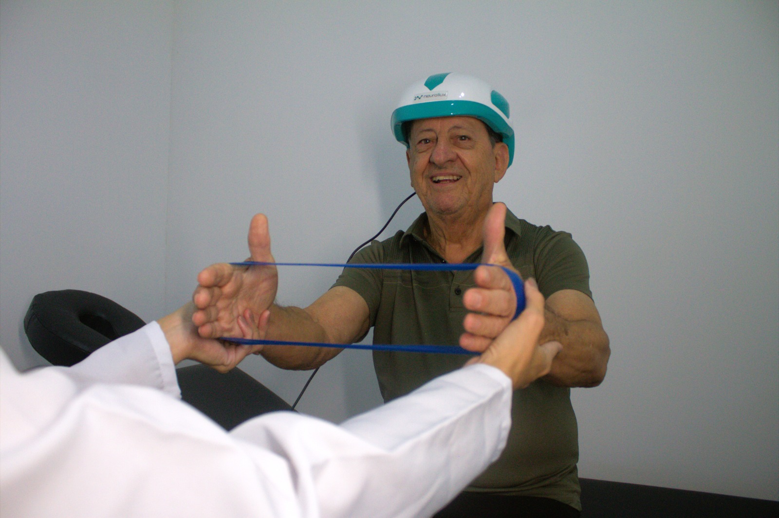 Dr. Álvaro Pereira destaca que envelhecimento não significa necessariamente desenvolver demência e reforça a importância da prevenção ao longo da vida.
