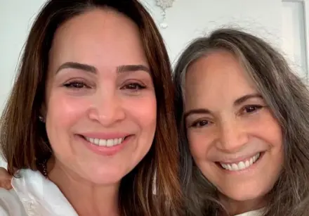 Gabriela Duarte saiu em defesa da mãe, Regina Duarte, e classificou como “bastante deselegante” a condução de entrevista que abordou política e Bolsonaro.