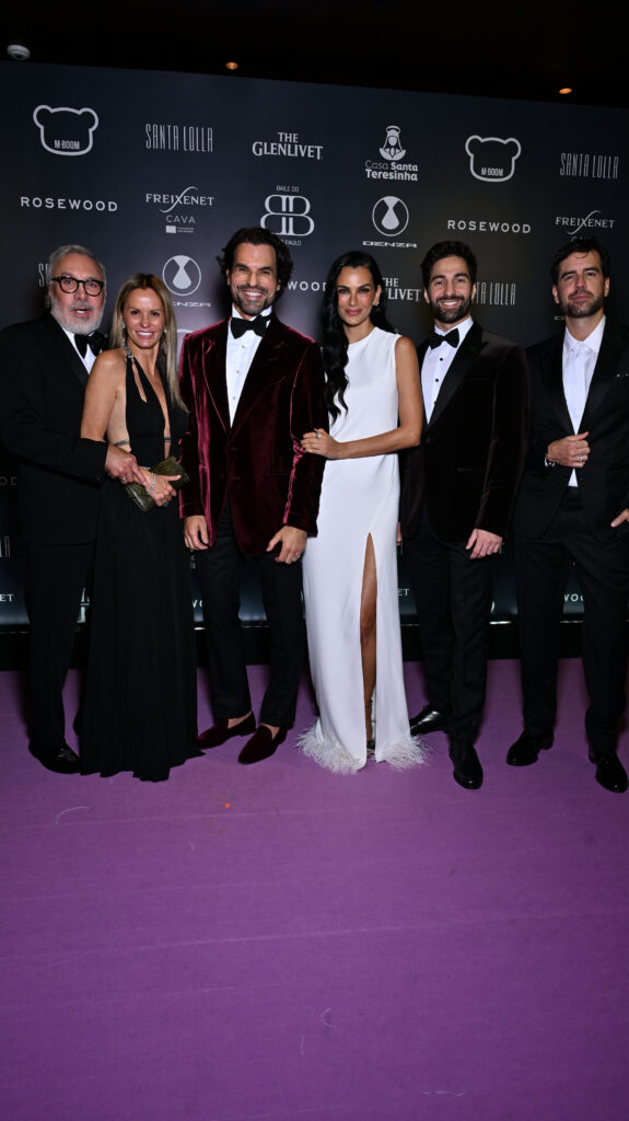 Sig Bergamin, Erika Murilo Lomas, Fernanda Motta, Marcos Pitombo e Felipe . Creditos -Luprezia