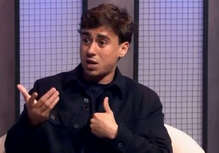 Nikolas Ferreira afirmou ser contrário ao aborto mesmo quando a gravidez é resultado de estupro e apontou a adoção como alternativa após o nascimento - Reprodução Léo Dias TV