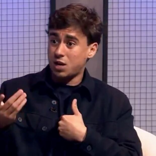 Nikolas Ferreira afirmou ser contrário ao aborto mesmo quando a gravidez é resultado de estupro e apontou a adoção como alternativa após o nascimento - Reprodução Léo Dias TV