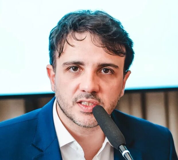 felipesoares 264 990x557.jpg