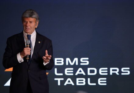 Na noite de 20 de agosto, o evento BMS Leaders Table reuniu tributaristas e empresários para debater segurança jurídica e os rumos do contencioso fiscal no país. A abertura da programação contou com palestra do ministro do Supremo Tribunal Federal, Luís Fux, que analisou a estabilidade de precedentes e a modulação de efeitos na gestão de riscos operacionais. Durante o encontro, o advogado Lucas Barbosa Oliveira apresentou a Iter, empresa criada para aplicar inteligência artificial ao acompanhamento processual, cruzamento de jurisprudências e elaboração de minutas técnicas, oferecendo resposta ao elevado volume de disputas que tramitam no sistema de Justiça brasileiro.