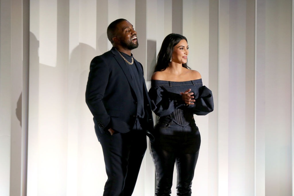 Kim Kardashian e Kanye West no período em que a polêmica tomou as redes sociais