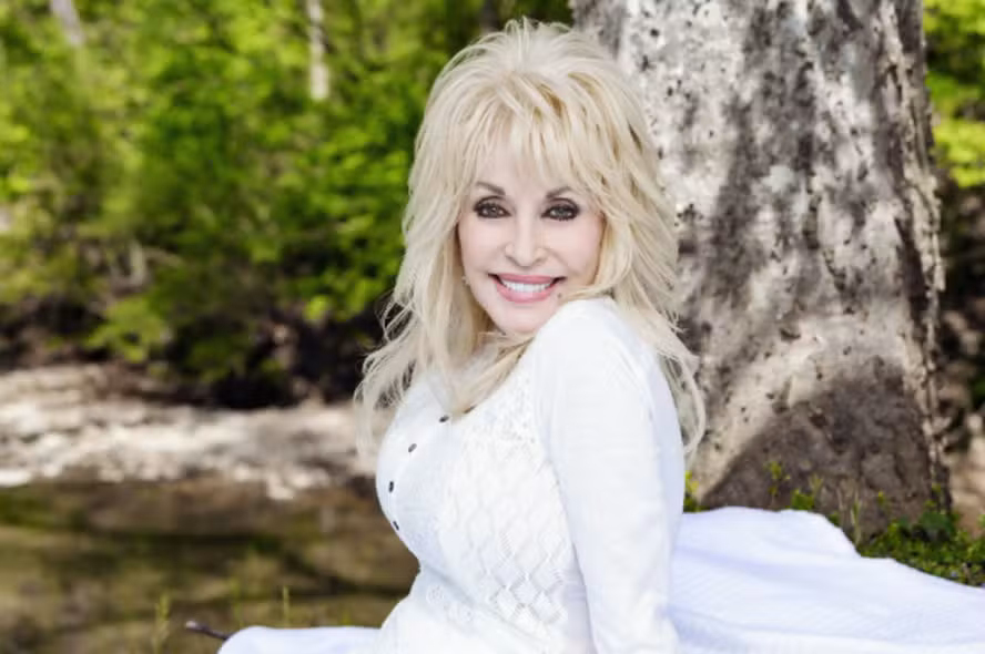 Após a morte de Dolly Parton, sua equipe confirmou que o câncer foi a causa da morte. A artista manteve a doença longe dos holofotes até o fim - Reprodução Instagram