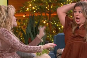 Dolly Parton durante entrevista em que falou sobre a música secreta