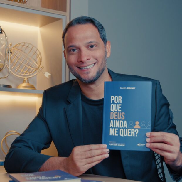 Daniel Brunet lança o livro Por Que Deus Ainda Me Quer? em Alphaville. Obra da Flecha Books aborda culpa, superação e restauração humana. Confira.