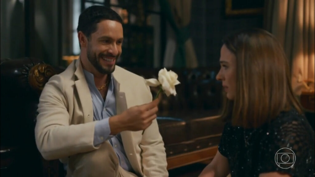 Vem barraco por aí! Bia vai sentir que César caiu nos encantos de Brigitte e a insegurança promete tomar conta da personagem em Quem Ama Cuida - TV Globo