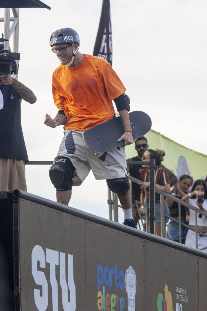 Tem campeão mundial voando em Brasília! Rony Gomes chega ao Pro Tour STU carregando a missão de manter o VERT em evidência no skate brasileiro.