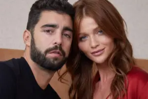 O amor chegou ao fim: Pedro Scooby e Cíntia Dicker teriam colocado um ponto final no relacionamento após sete anos juntos. Os dois são pais de Aurora.