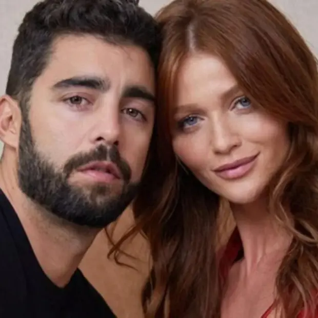 O amor chegou ao fim: Pedro Scooby e Cíntia Dicker teriam colocado um ponto final no relacionamento após sete anos juntos. Os dois são pais de Aurora.
