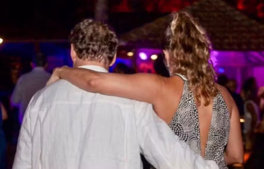 Vinte anos, quatro filhos, quatro netos e uma separação sem apagar o que foi vivido. Claude Troisgros e Clarisse Sette decidiram seguir caminhos diferentes e prometem transformar o amor em amizade.
