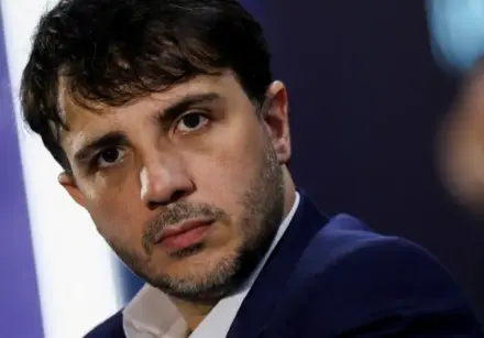 A decisão que restringiu parte da campanha de Renan Santos coloca no centro do debate o poder dos algoritmos e a igualdade entre candidatos nas redes sociais - Divulgação