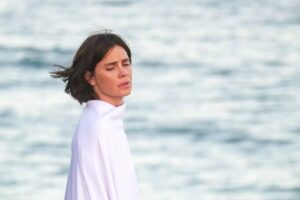Carolina Dieckmmann interpreta Diná na nova versão cinematográfica de A Viagem