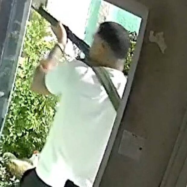 grupo armado invade condomínio rj
