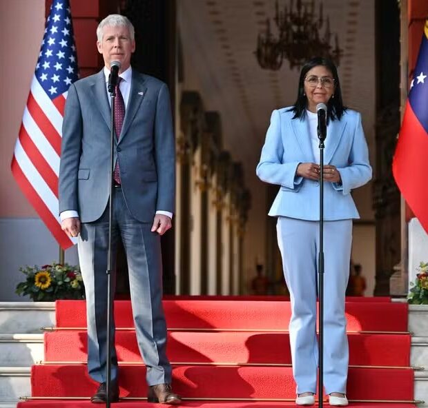 chris wright e delcy rodriguez getty image via afp