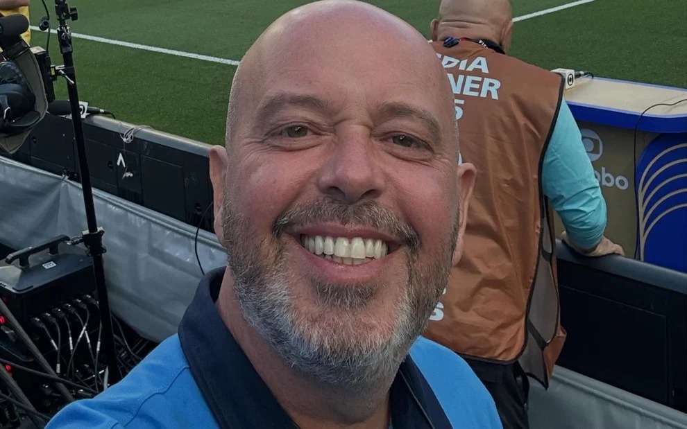 Alex Escobar nos bastidores de uma transmissão esportiva