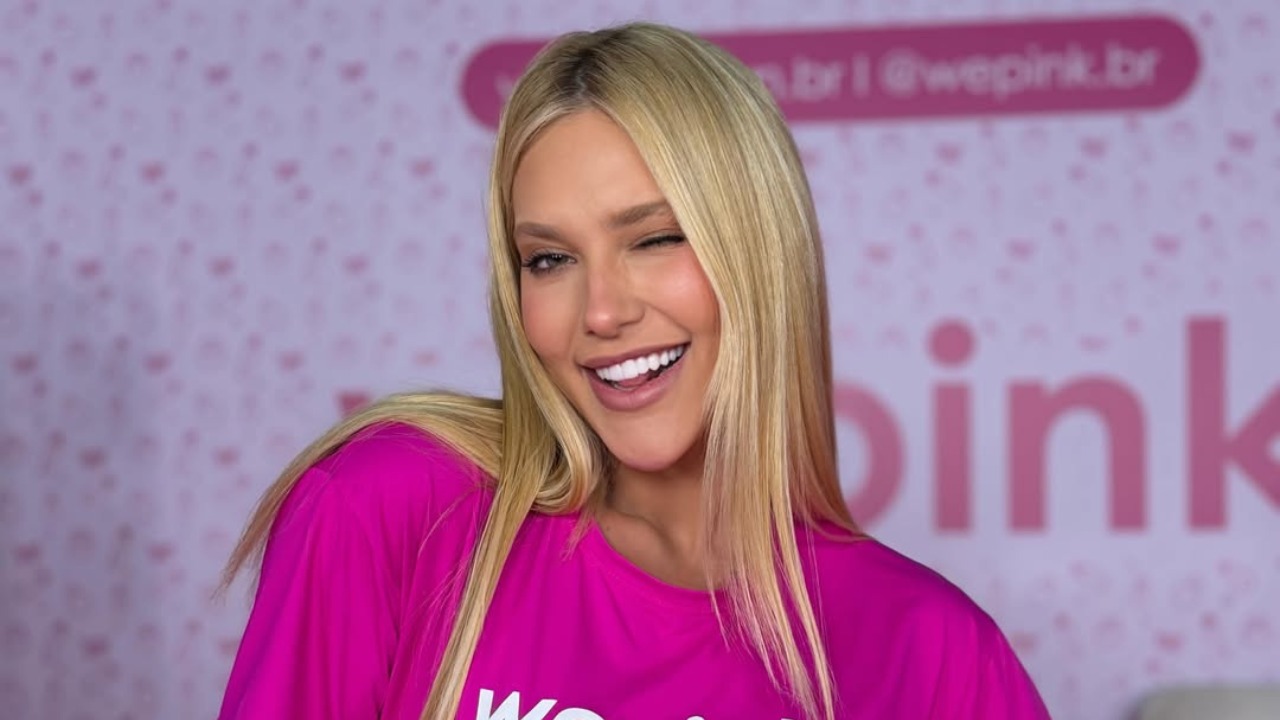 Virginia Fonseca em campanha da WePink