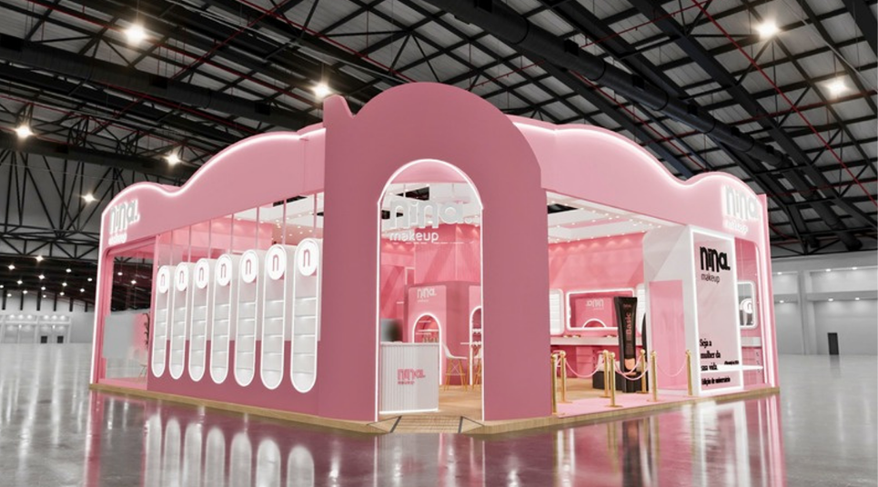 A Nina Makeup leva à Beauty Fair uma operação de 169 m², com espaços voltados para parceiros comerciais, experimentação de produtos e varejo.
