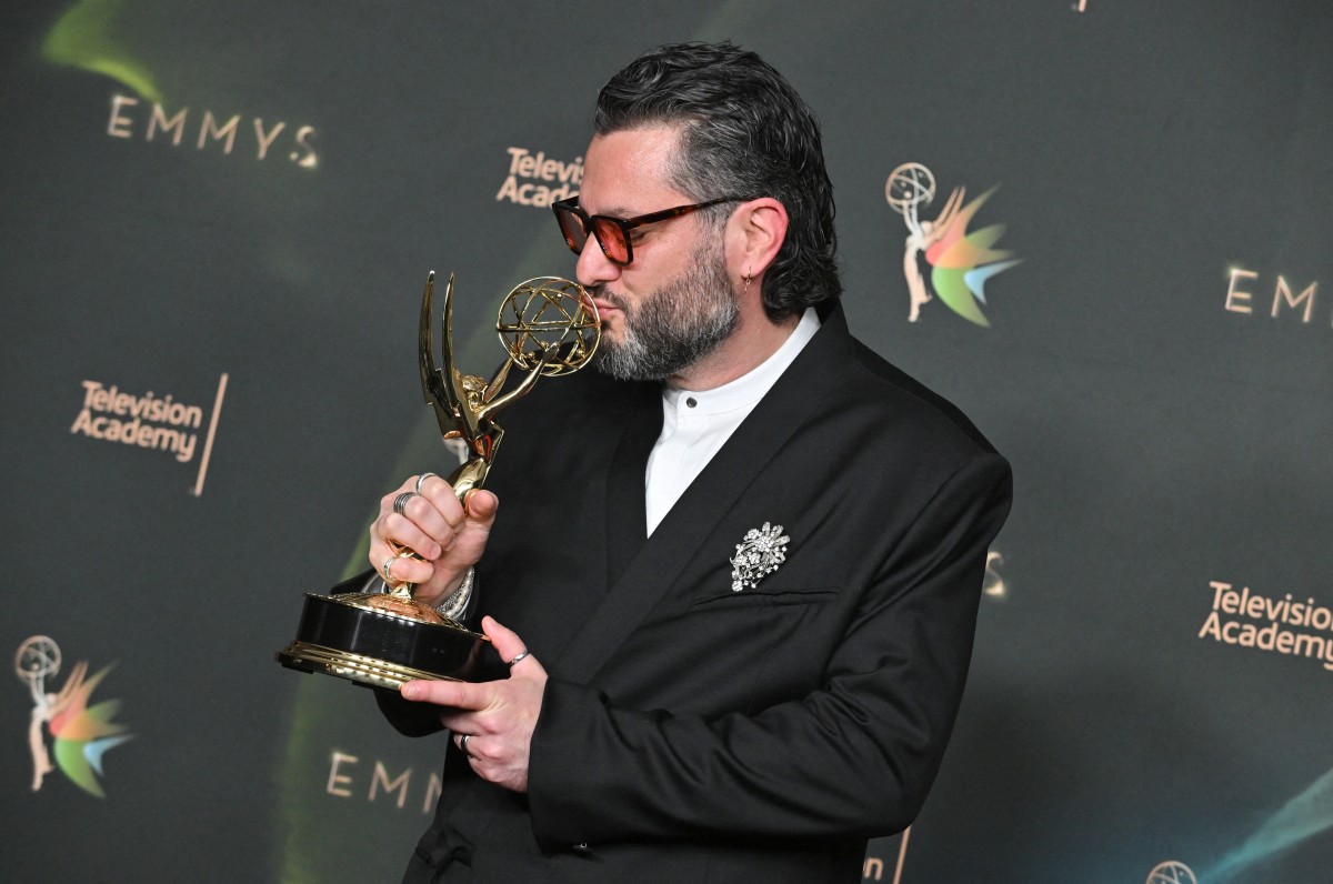 Brasileiro Miguel Gandelman vence Emmy por show de Bad Bunny no Super Bowl