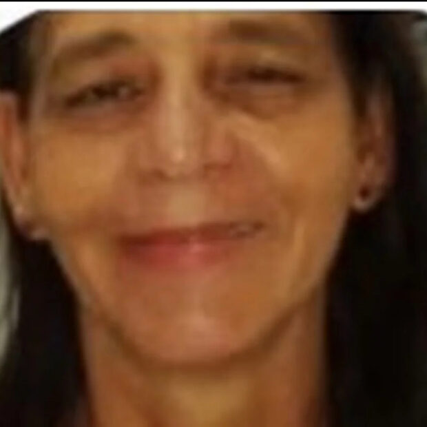 mulher e assassinada