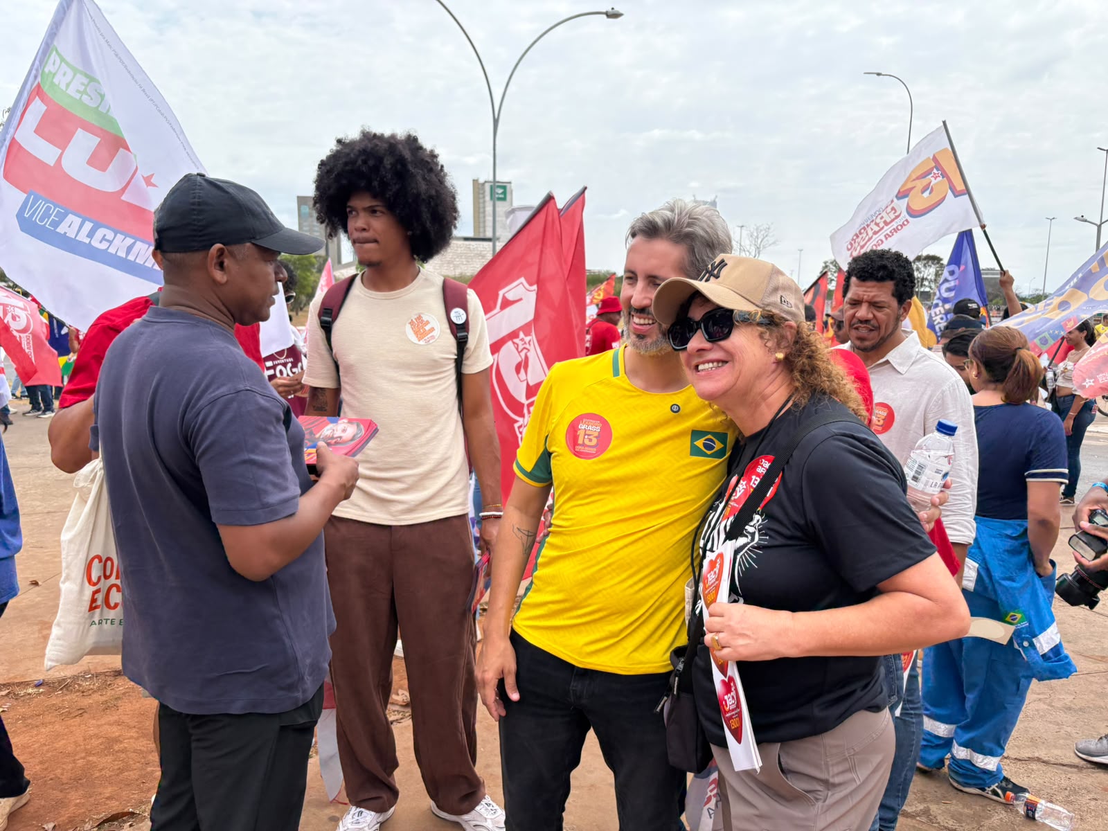 Leandro Grass mantém estratégia de campanha e promete mutirão para reduzir filas na saúde