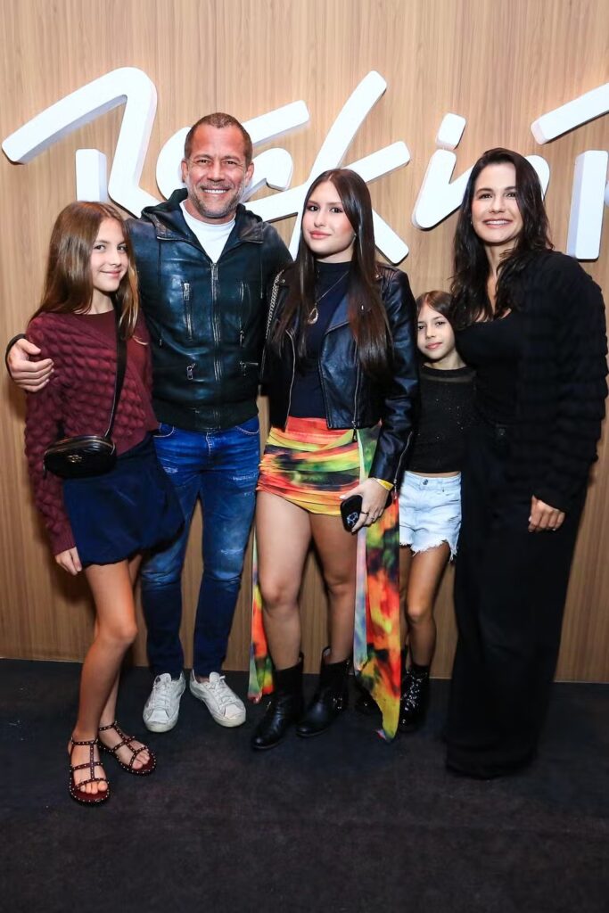 Casal deixou o festival mais cedo por causa do frio e do cansaço das filhas
