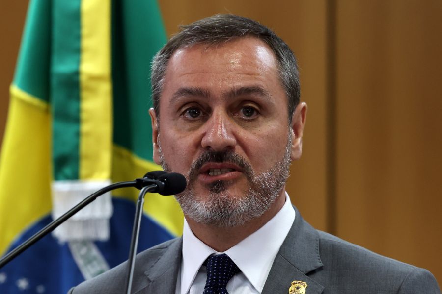 Caiado, Renan e Zema elogiam afastamento de diretor-geral da PF