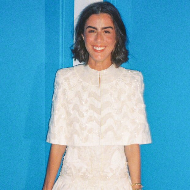 Vicky Montanari escolheu uma criação exclusiva da FARM Rio para seu casamento em Portugal, marcando o primeiro vestido de noiva desenvolvido pela marca - @les_indiciplines