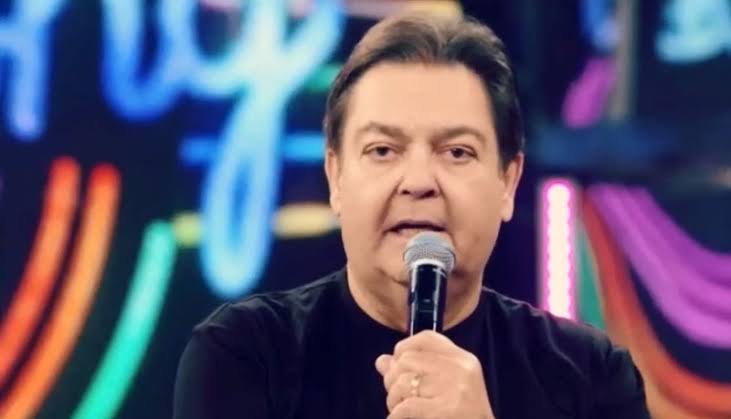 Fausto Silva vai conversar com Pedro Bial sobre os quatro transplantes realizados nos últimos dois anos e a importância da doação de órgãos.