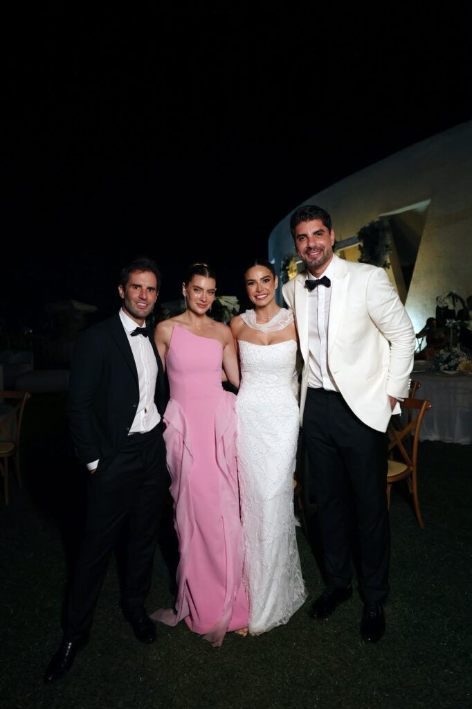 Moda sob medida, alta joalheria, gastronomia e música marcaram o casamento de Julia Gama e Victor Oliveira para 600 convidados.
