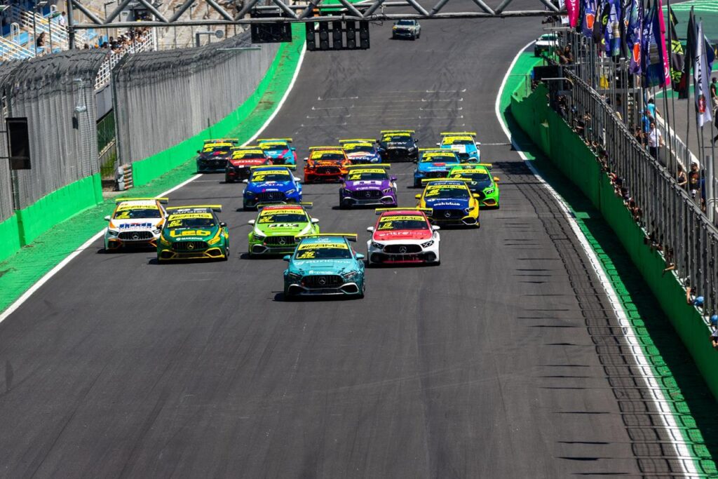 O público poderá acompanhar gratuitamente as provas da AMG Cup Brasil em Cascavel, com retirada antecipada dos ingressos pelo Sympla.
