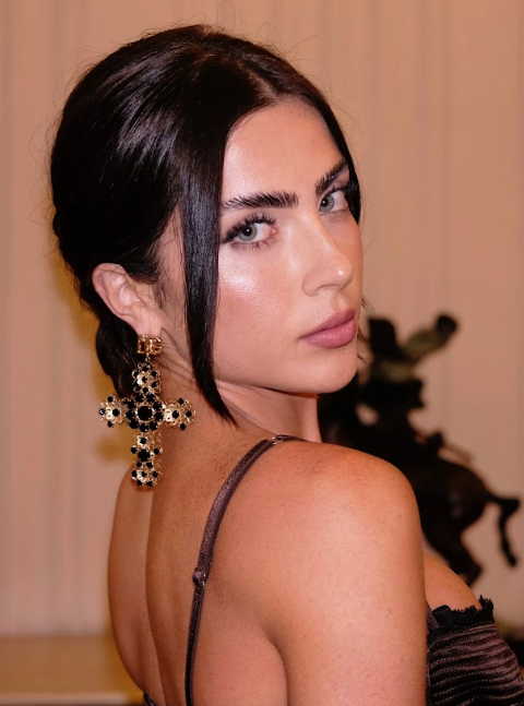 Jade Picon amplia sua presença no mercado internacional da moda com compromissos entre Brasil, Itália e Estados Unidos.