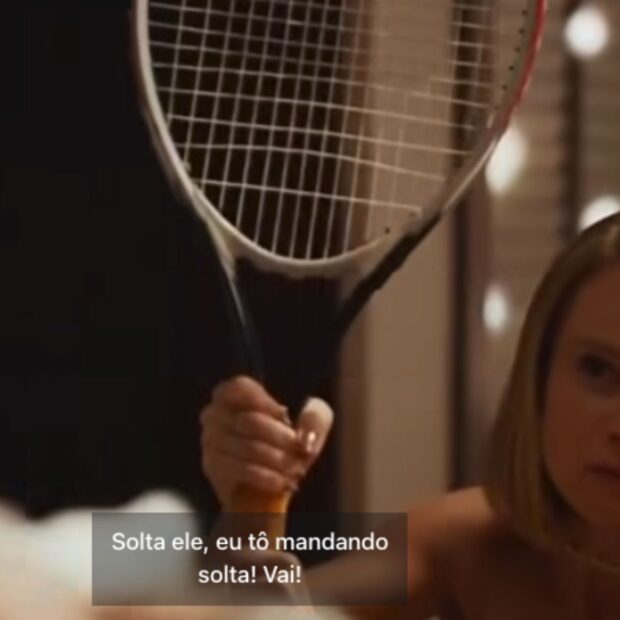 Dora, personagem de Mariana Ximenes, surpreendeu ao pegar uma raquete para impedir que Ademir continuasse avançando contra André em Quem Ama Cuida.