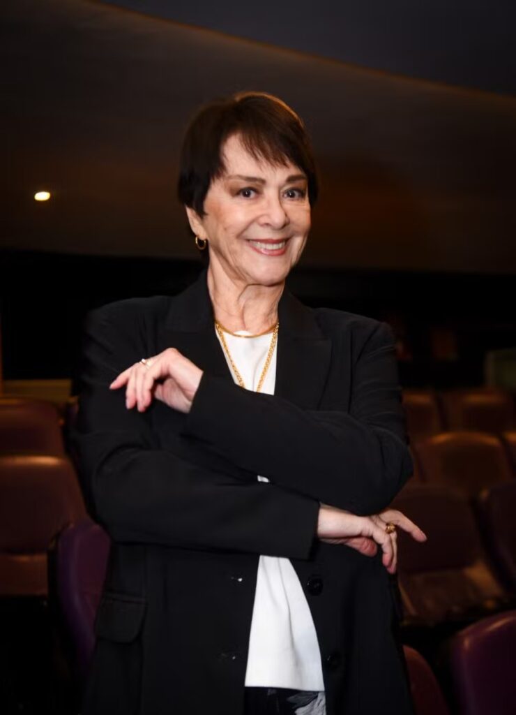 A atriz está em cartaz com a peça Querida Mamãe, em São Paulo