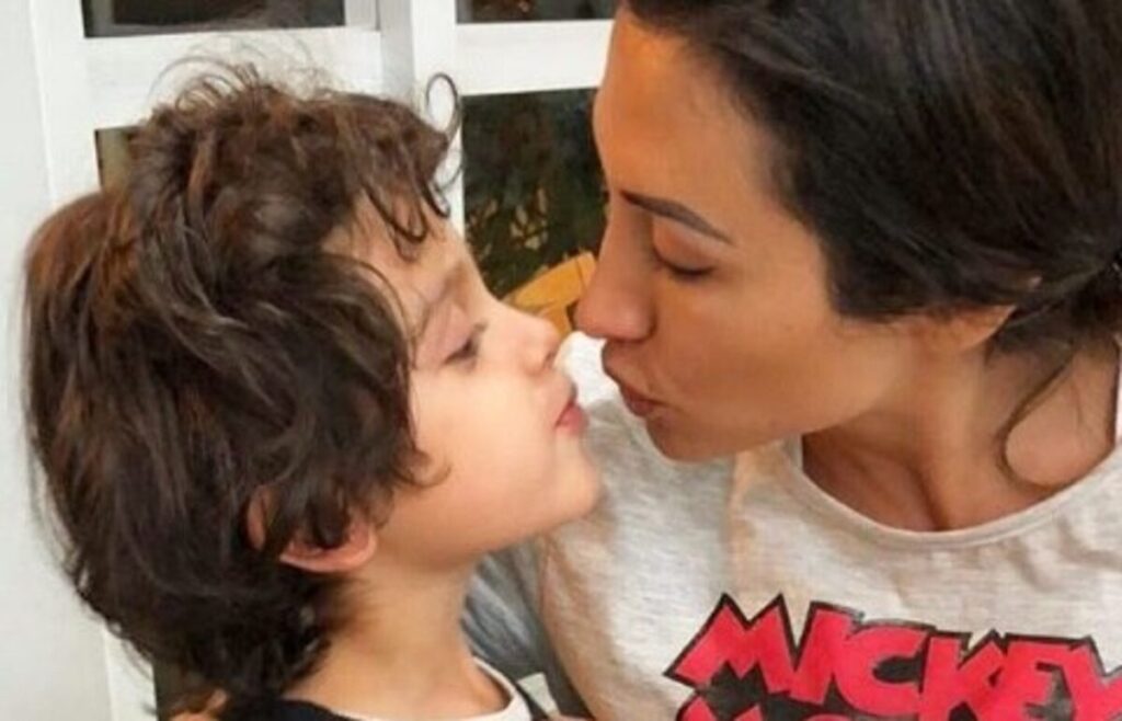 A ex-BBB afirmou que decidiu transferir o menino para outra instituição em Atibaia
